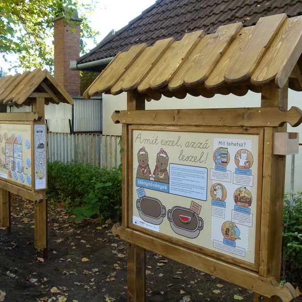 Tábla a mágneses gyümölcsökkel